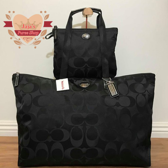 Coach Handbags - 🎩Coach Signature Bag & Snap Pouch🎩